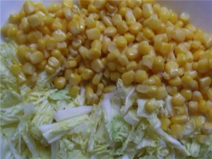 Салат из пекинской капусты