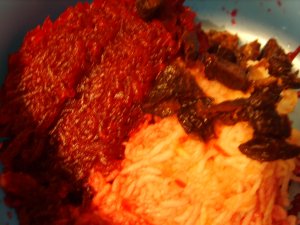 Увеличить Салат со свеклой, морковкой и сыром
