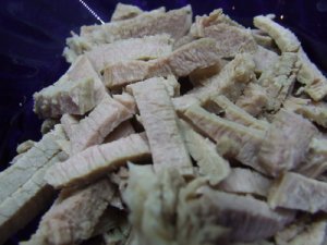 Увеличить Салат из телятины с луком и огурцом