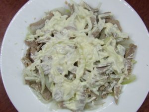 Увеличить Салат из телятины с луком и огурцом