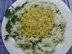 Увеличить Салат из телятины с луком и огурцом