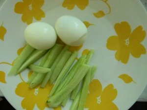 Увеличить Рулет из лаваша с тунцом и огурцами