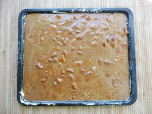 Брауни с изюмом и печеньем