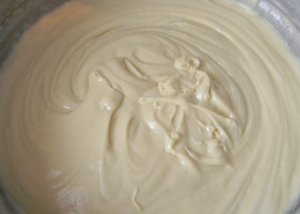 Увеличить Пирог с орехами, вишней и ириской