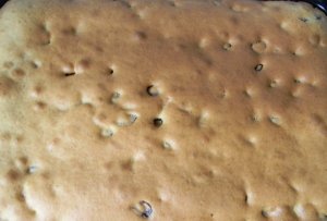 Увеличить Пирог с орехами, вишней и ириской