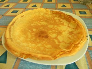 Увеличить Блины с карамелизированными фруктами и творогом