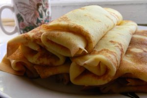 Увеличить Блины с карамелизированными фруктами и творогом