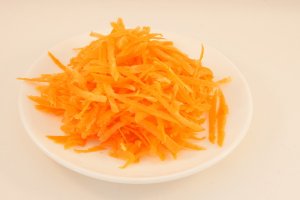 Увеличить Салат с морковью и черносливом