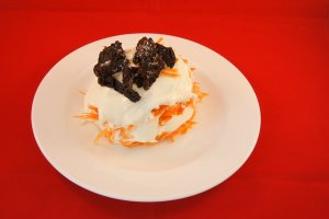 Увеличить Салат с морковью и черносливом