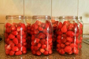 Увеличить КОМПОТ ИЗ КЛУБНИКИ.