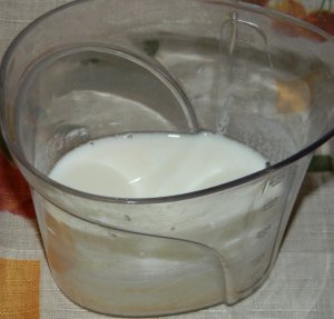 Увеличить Сметанный торт с вишнями