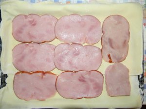 Увеличить Слоеный пирог с ветчиной и яйцами