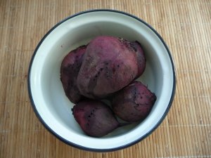 Увеличить Салат из свеклы с майонезом и чесноком