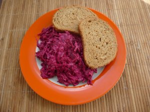 Увеличить Салат из свеклы с майонезом и чесноком