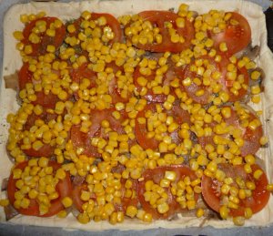 Пирог из слоеного теста с овощами