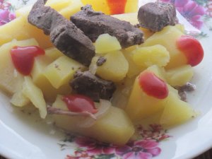 Увеличить Тушенный картофель с печенью