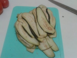 Увеличить Рулетики из баклажанов и помидор