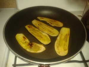 Увеличить Рулетики из баклажанов и помидор